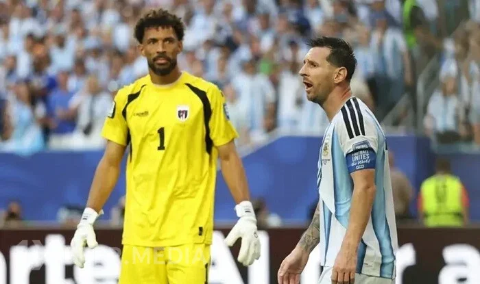 Messi 40 yaşlı Vozinyaya heyran qaldı