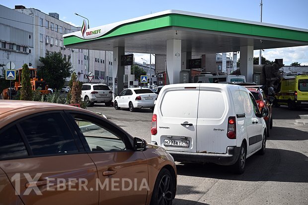 Rusiya neft şirkəti yanacaqdoldurma məntəqələrindəki qiymətlərlə bağlı açıqlama verib
