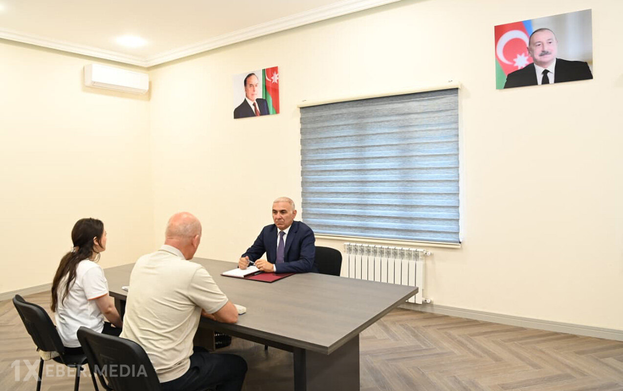 Vüqar Əhmədov Xankəndidə vətəndaşları qəbul etdi