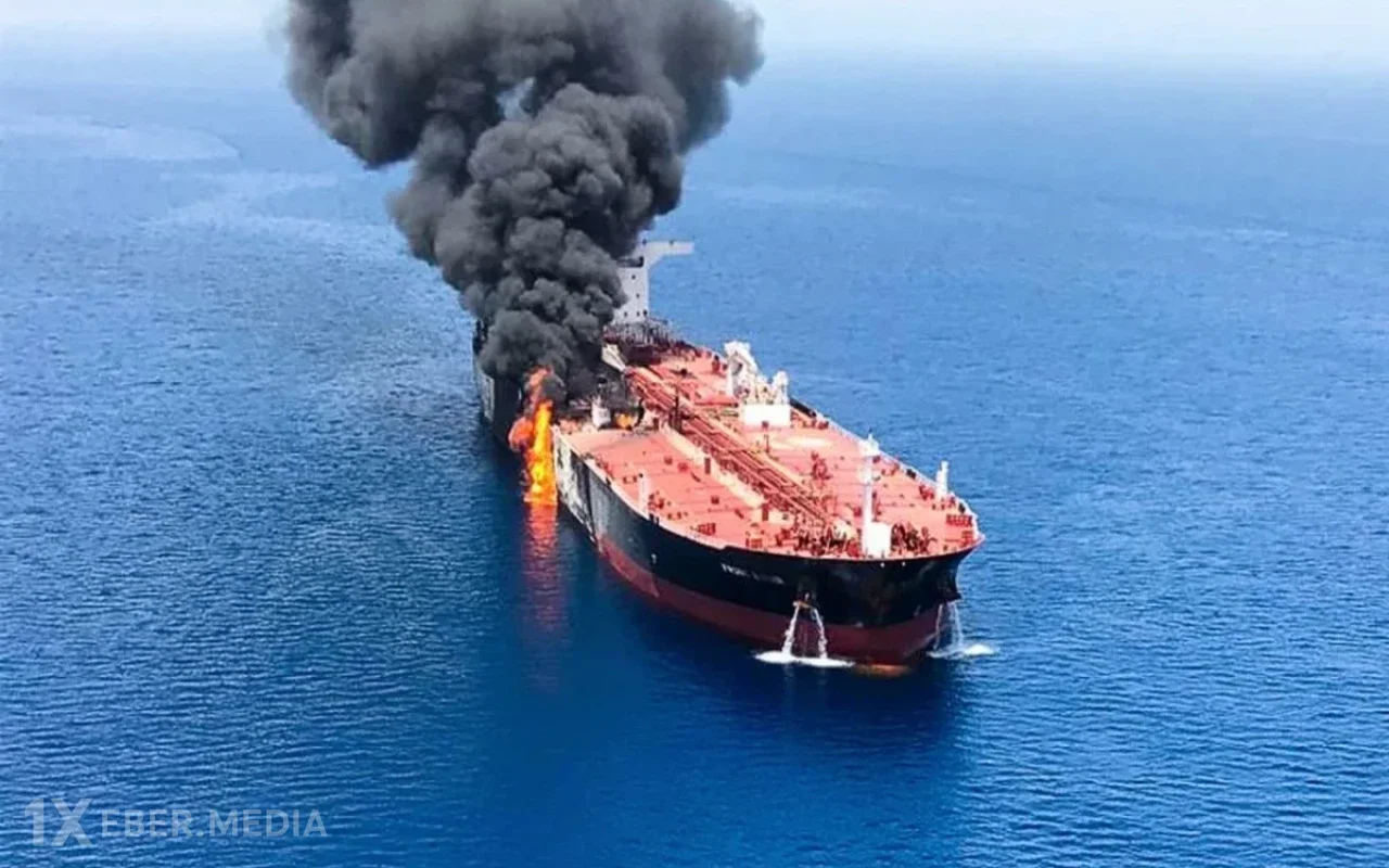 Hörmüz boğazında neft tankeri vuruldu