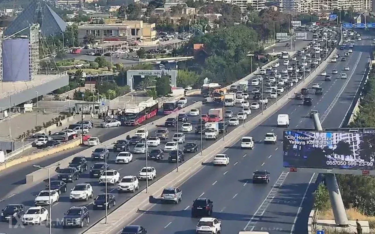 Bakının bir sıra yollarında tıxac yarandı