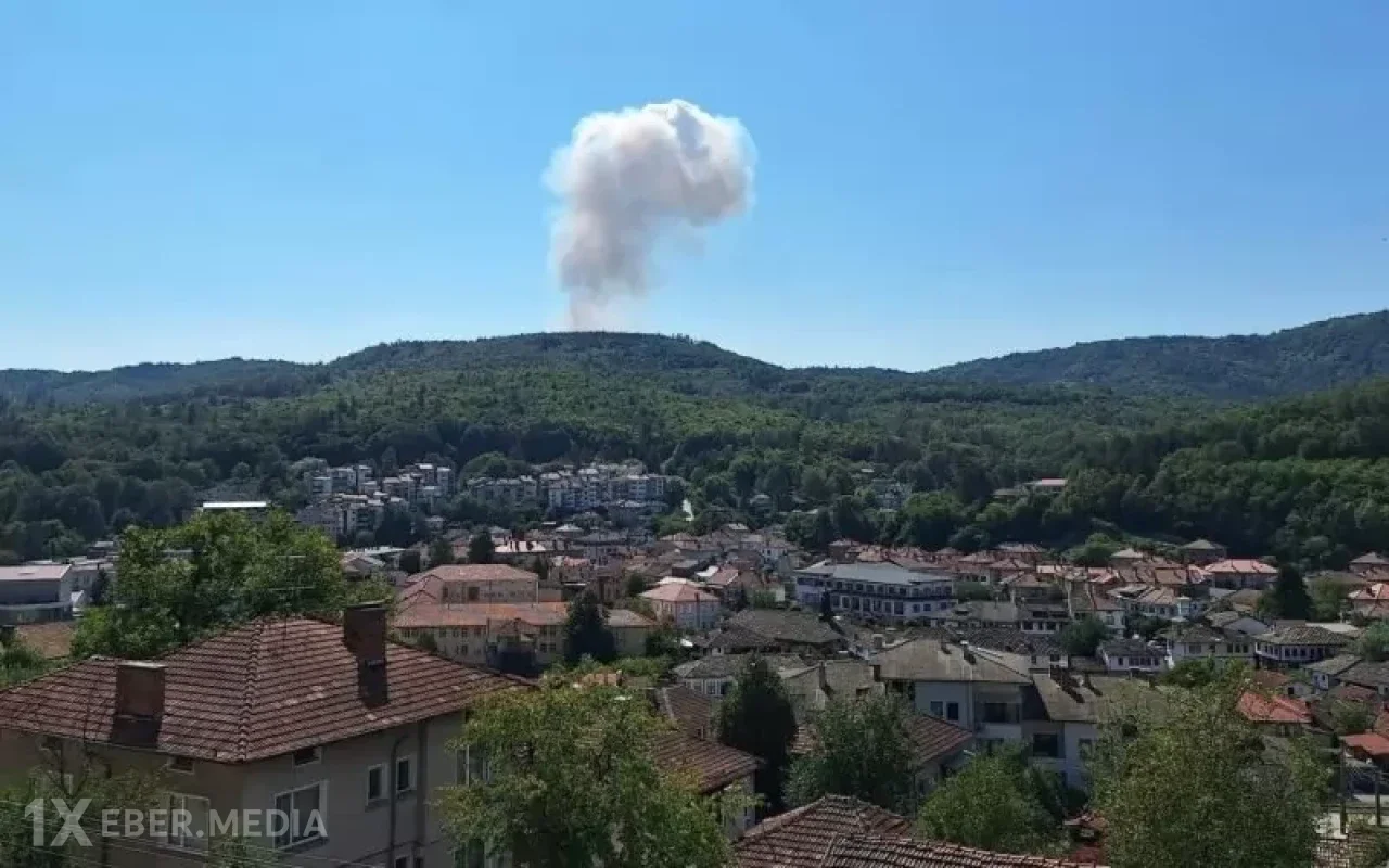 Bolqarıstanda hərbi zavodda güclü partlayış olub