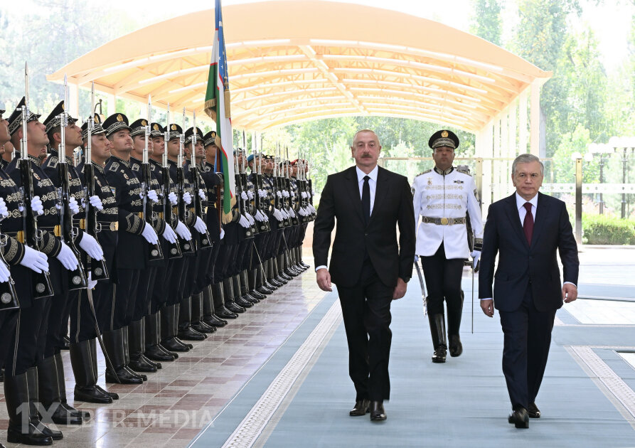 İlham Əliyev Şavkat Mirziyoyevə minnətdarlığını bildirdi