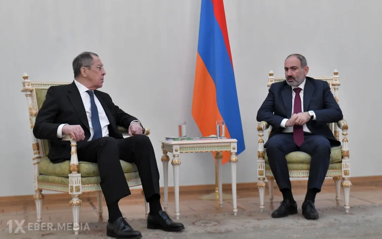 "Bu, Paşinyanın ermənilərə inamsızlığından xəbər verir" - Lavrov