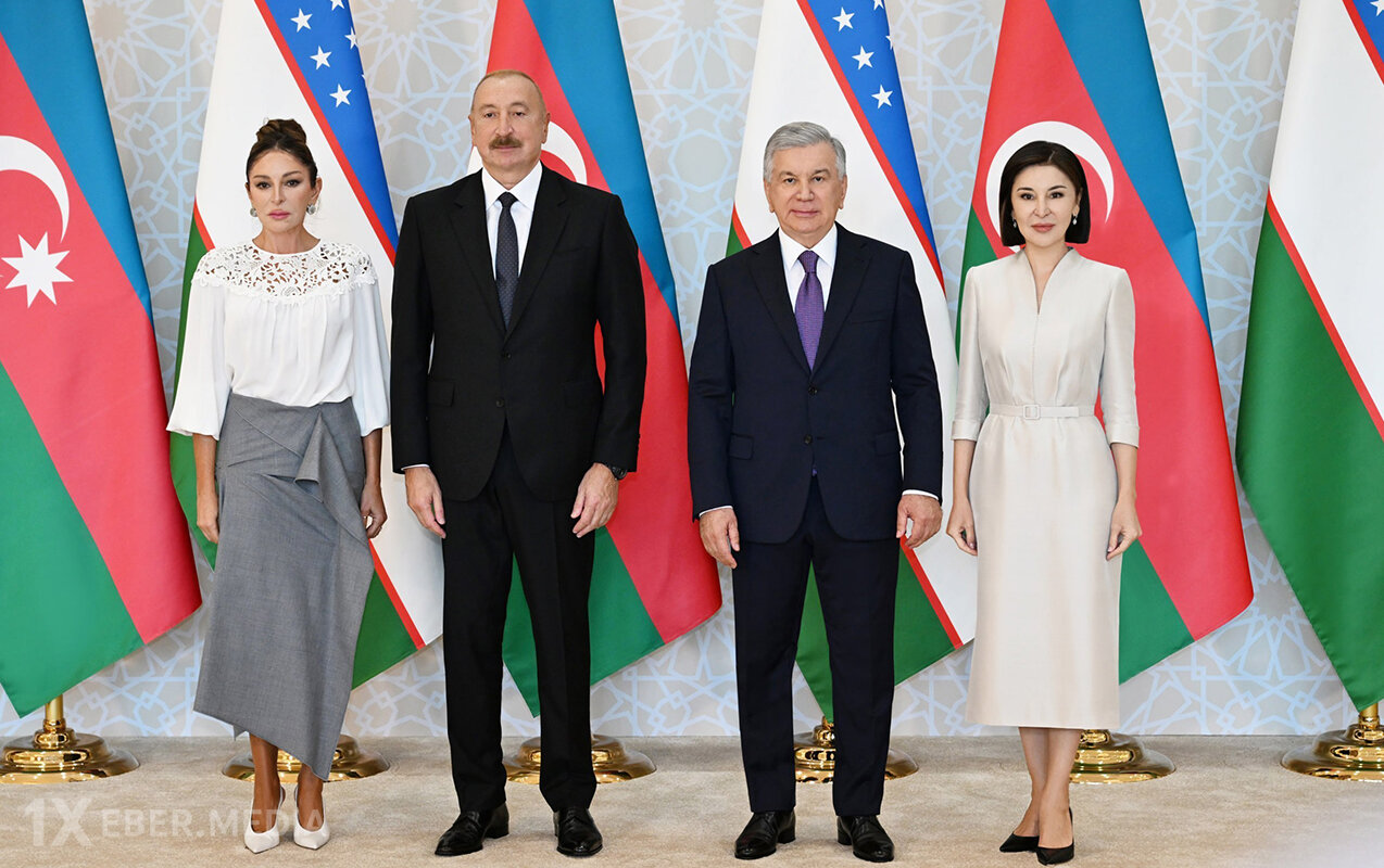 Azərbaycan ilə Özbəkistan prezidentləri və birinci xanımlar “Kuksaroy” Dövlət İqamətgahında birgə foto çəkdiriblər