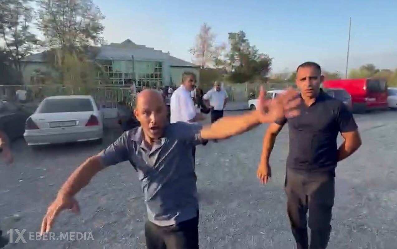 İTV əməkdaşlarının çəkiliş aparmasına mane oldular - Polis araşdırır - Video