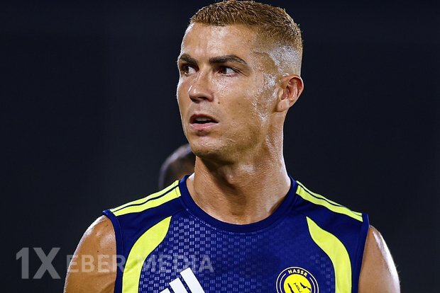Ronaldo yeni görünüşü ilə sosial şəbəkələri qarışdırdı