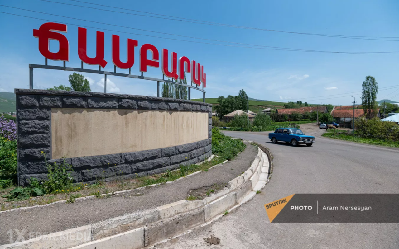 Ermənistanda hərbçiləri maşın vurdu - 1 ölü, 6 yaralı