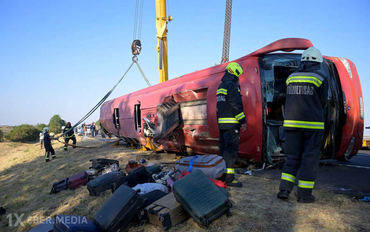 Macarıstanda avtobus qəzası - 12 ölü, 10-dan çox yaralı
