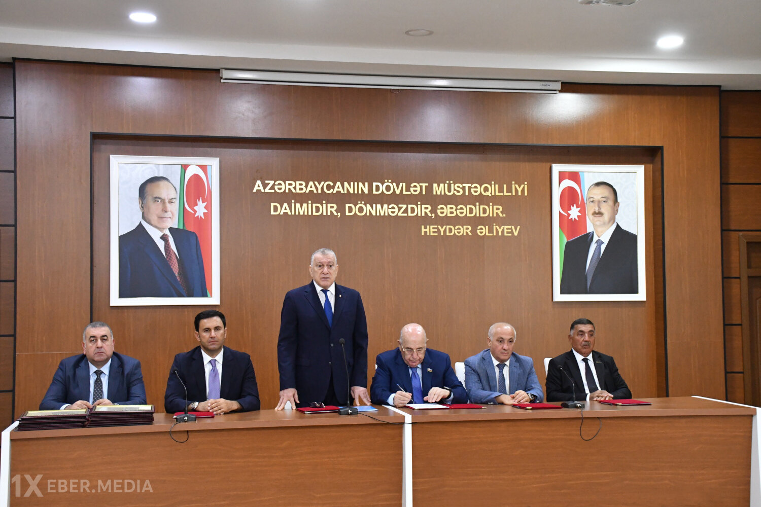 Sabirabad rayonunda 2025-2026-cı tədris ilində ali məktəblərə qəbul imtahanlarında yüksək bal toplamış tələbələrlə görüş keçirilib