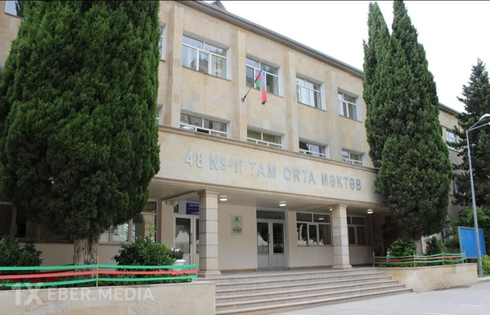 Bakıda direktora etiraz edən şagirdlər dərsə getmədi