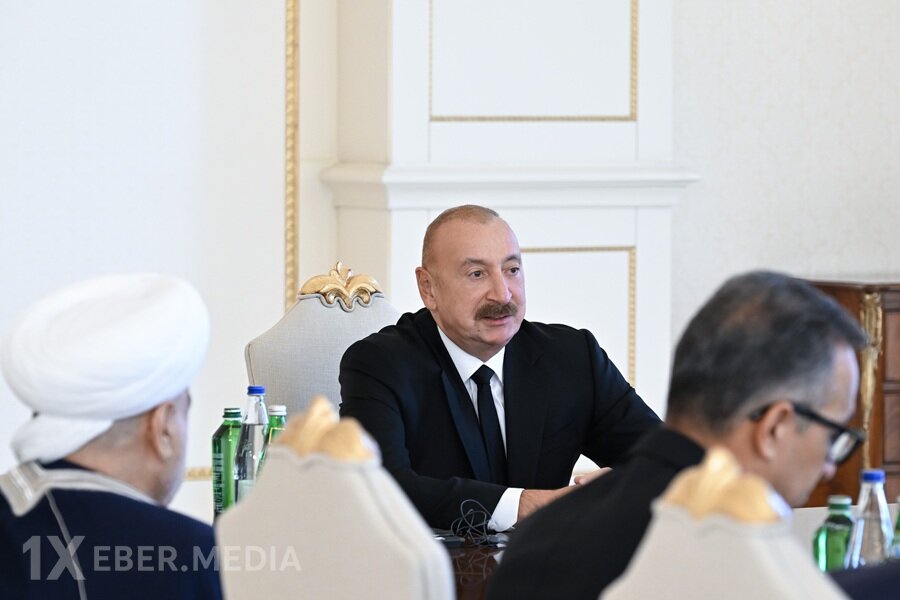 Prezident: Qəbirləri qazıb ölülərin qızıl dişlərini çıxarırdılar