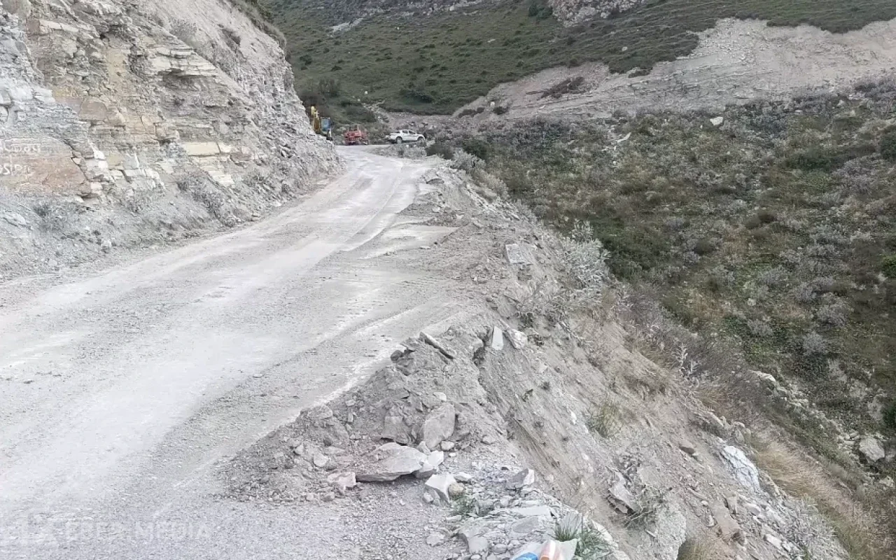 Xınalıq yolunda sürüşmə oldu - VİDEO