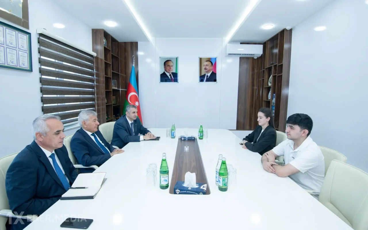 BMU rektoru şəhid ailələrinin üzvü olan tələbələrlə görüşüb - FOTOLAR