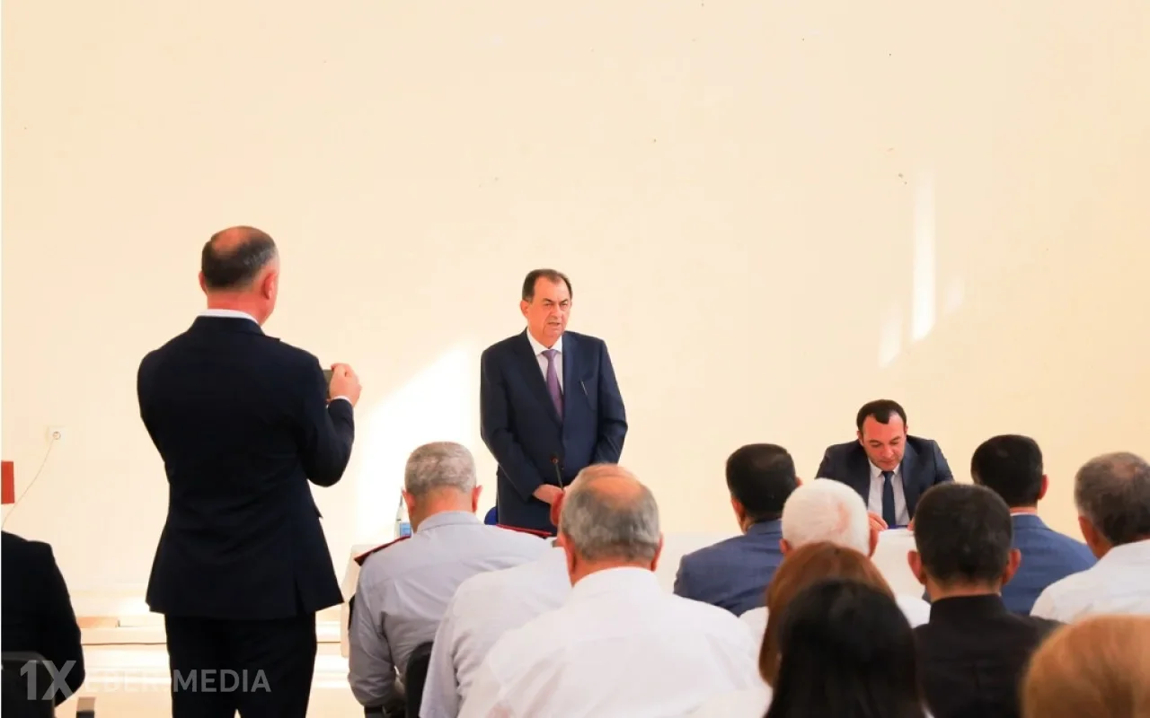 Taleh Qaraşov Vilvan sakinlərinin qayğı və problemlərini dinlədi - FOTOLAR