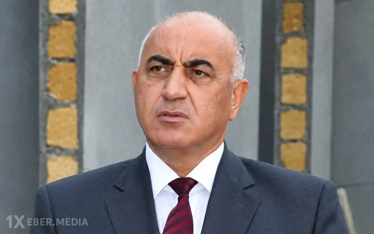 Həbsdə ölən sabiq icra başçısının binası satışa çıxarıldı