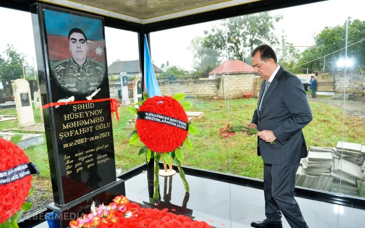 Taleh Qaraşov antiterror şəhidlərinin məzarlarını ziyarət etdi - FOTOLAR