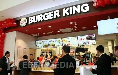 Bakıda “Burger King”də böyük QALMAQAL: 50-yə yaxın işçinin maaşı batıb