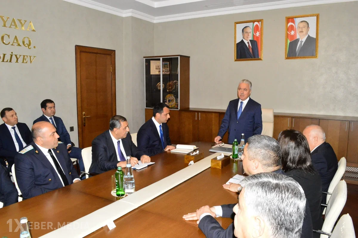 Naftalan Şəhər İcra Hakimiyyətinin başçısı kollektivə təqdim olunub