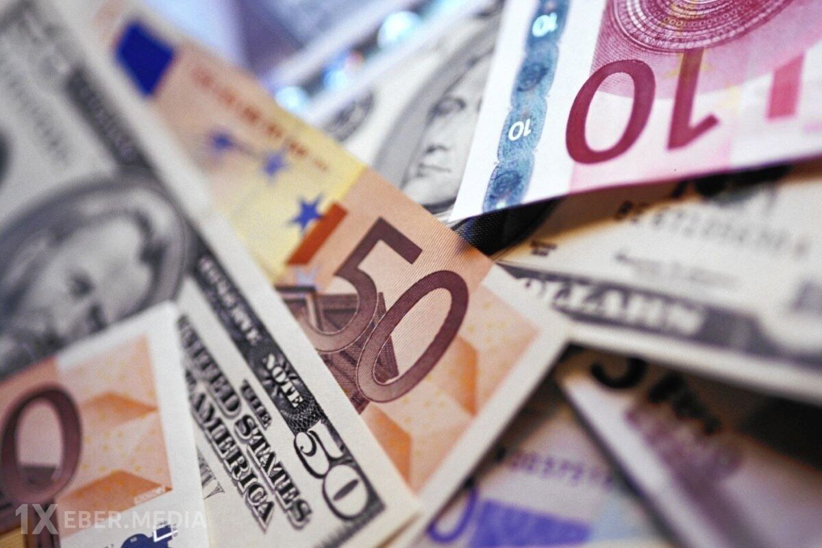 Dollar sabit qaldı, avro bahalaşdı