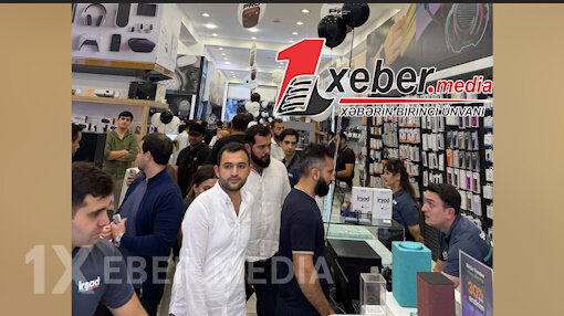 Pulumuz yoxdur, amma 4 minlik telefonumuz var...