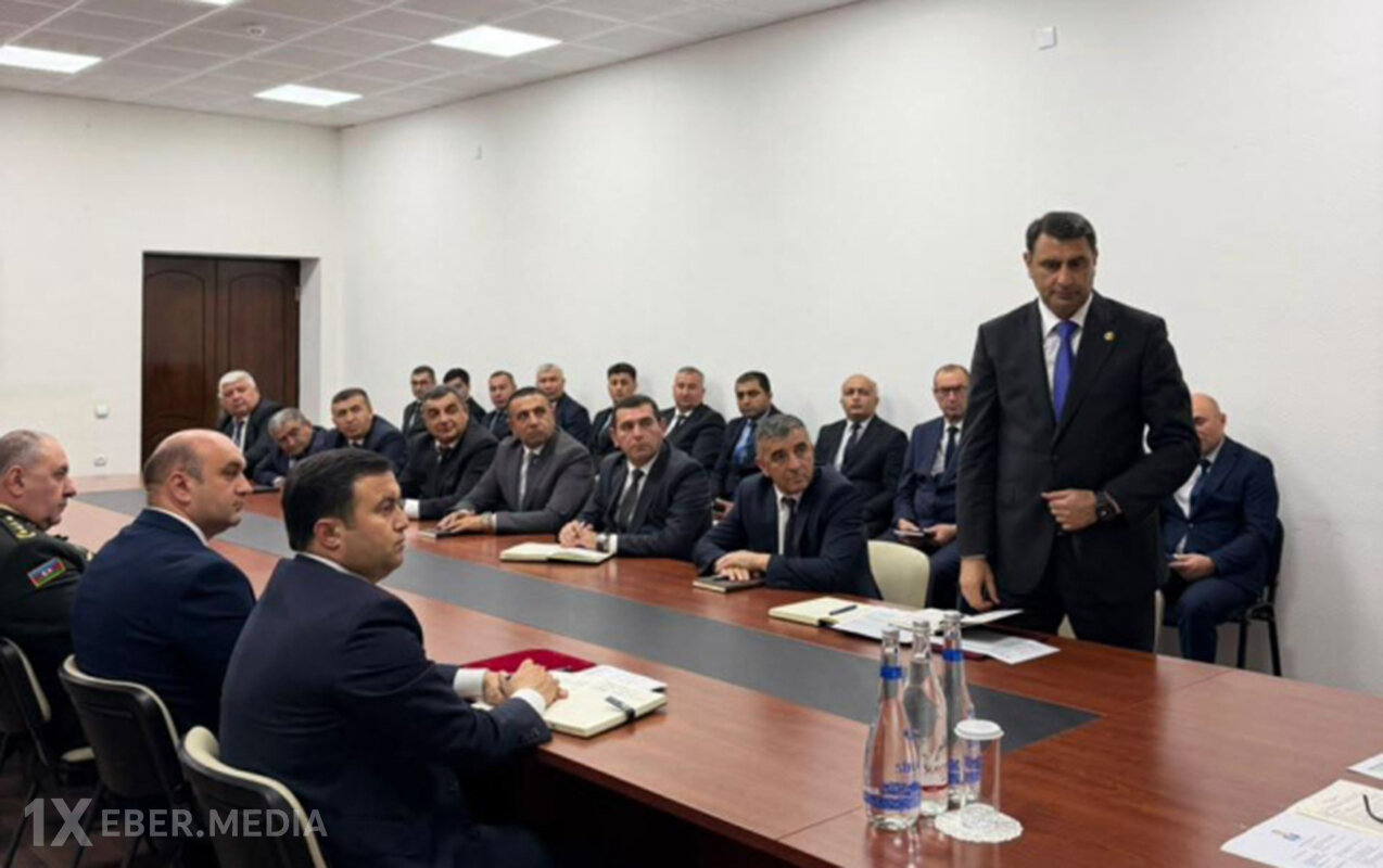 Yeni icra başçısı kollektivə təqdim olundu