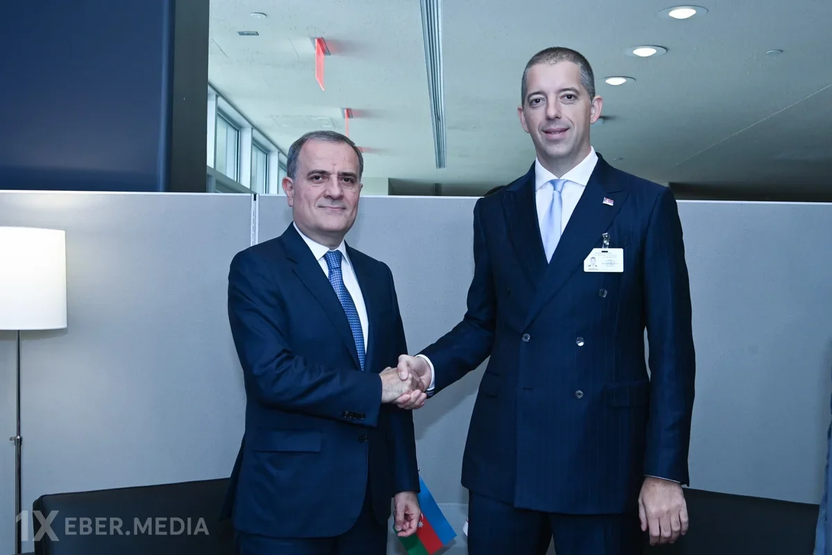 Ceyhun Bayramovla Serbiyanın XİN rəhbəri tərəfdaşlıq münasibətlərini müzakirə ediblər