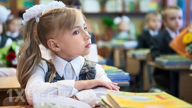 Məktəblərdə 12 illik təhsilə keçidlə bağlı məsələ gündəmdə deyil