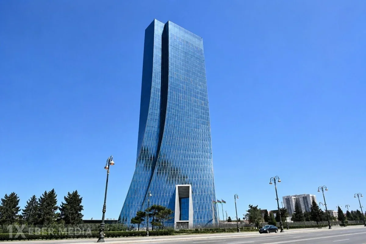 BƏƏ-dən Azərbaycana pul köçürmələri 25 %-dən çox artıb