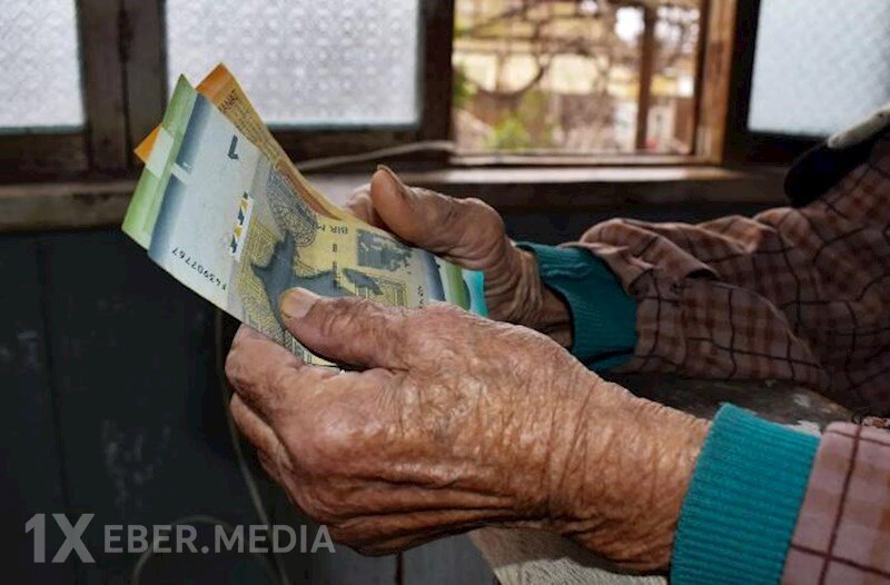 Ötən ay pensiyaların orta məbləği 1 manat artıb