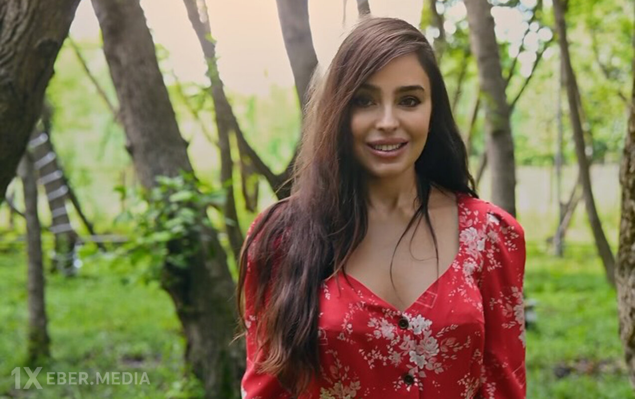 Leyla Əliyeva Nüsrət Kəsəmənlinin məşhur şeirini oxudu