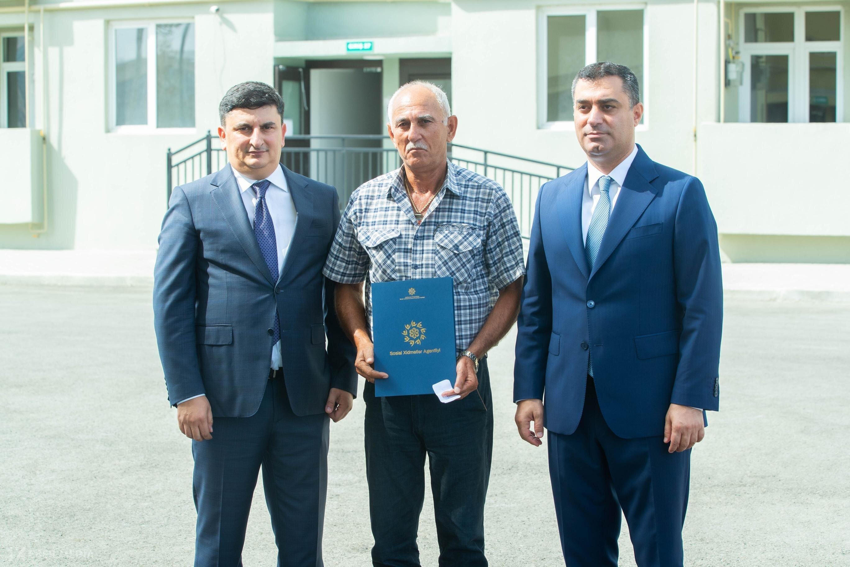 Şəhid ailələri və müharibə əlilliyi olan şəxslərə 50 mənzil verildi