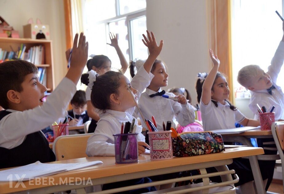 Şagirdlərin elektron yerdəyişməsinə başlanılır