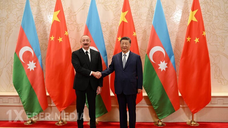 Prezident İlham Əliyev Si Cinpini təbrik etdi