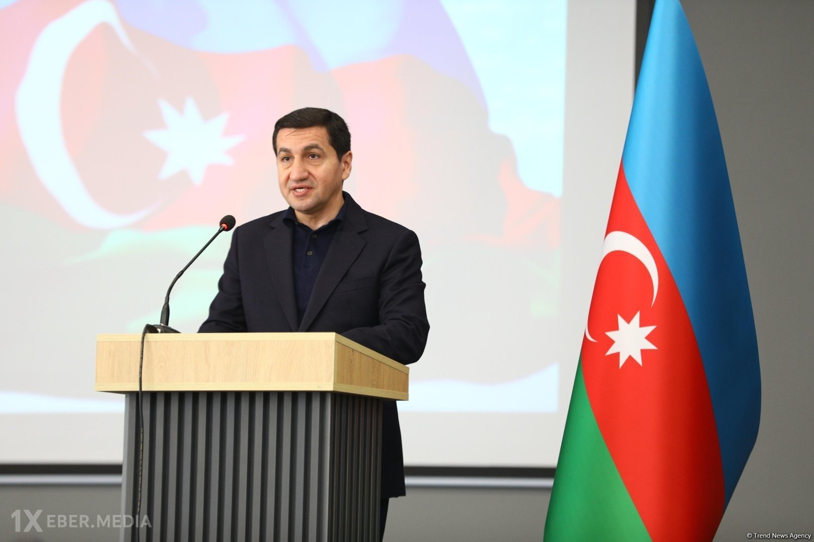 Hikmət Hacıyev: Sülh üçün Ermənistan Konstitusiyası dəyişməlidir