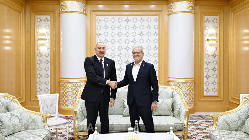 Türkmənbaşı şəhərində Prezident İlham Əliyevin İran Prezidenti ilə görüşü keçirilib - YENİLƏNDİ