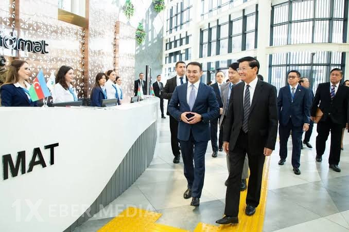 Laosun Prezidenti "ASAN xidmət" mərkəzinin fəaliyyəti ilə tanış olub - FOTOLAR