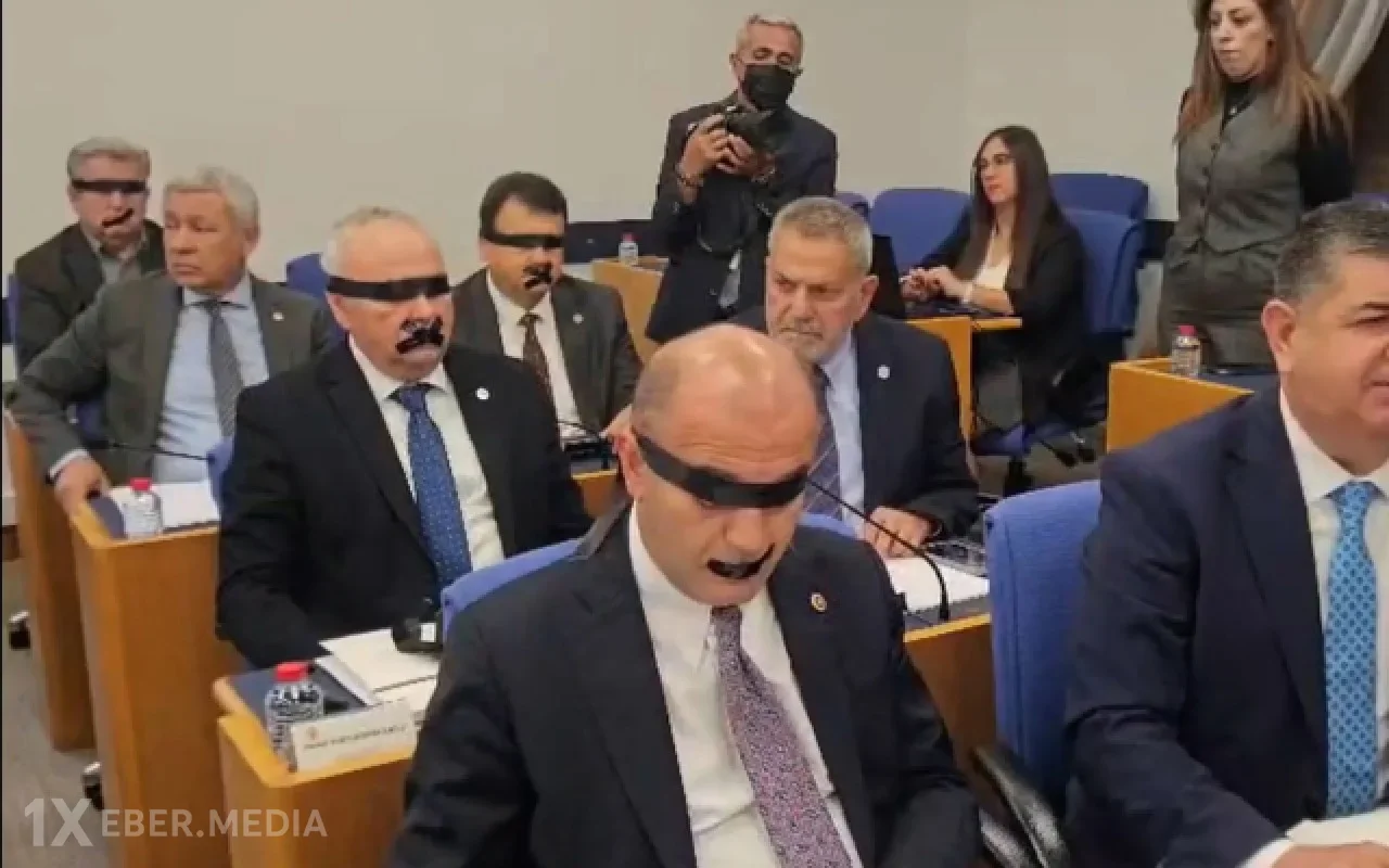 Türkiyəli deputatlar parlamentin iclasına belə qatıldılar