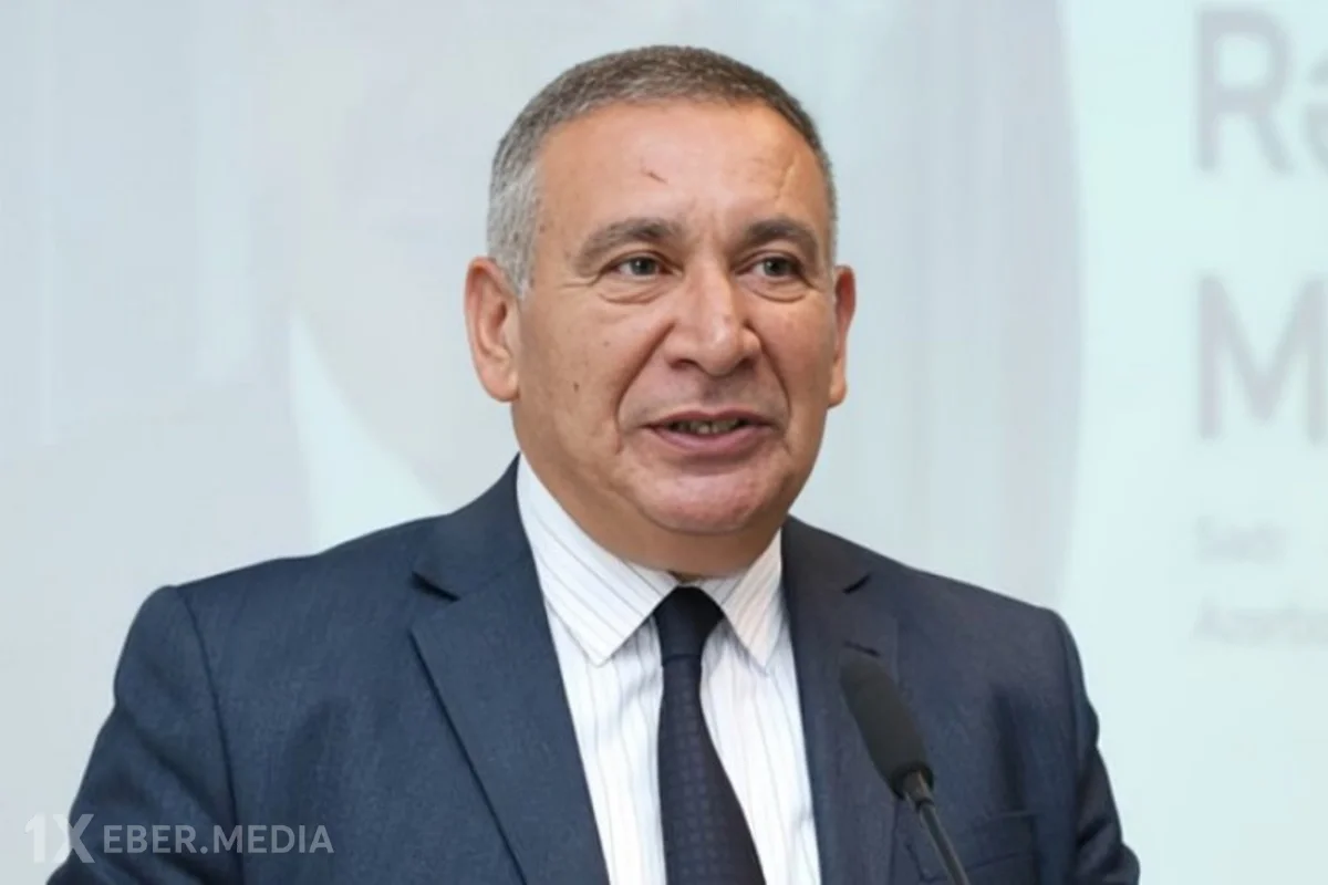 Vahid məktəbli geyiminin əleyhinəsənsə, deməli, Azərbaycan dövlətinə qarşısan! - Rəşad MƏCİD